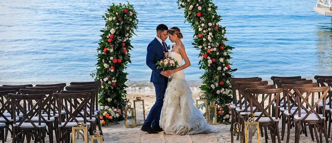 Weddings_by_Palladium_MBJ_garden_blooms_header