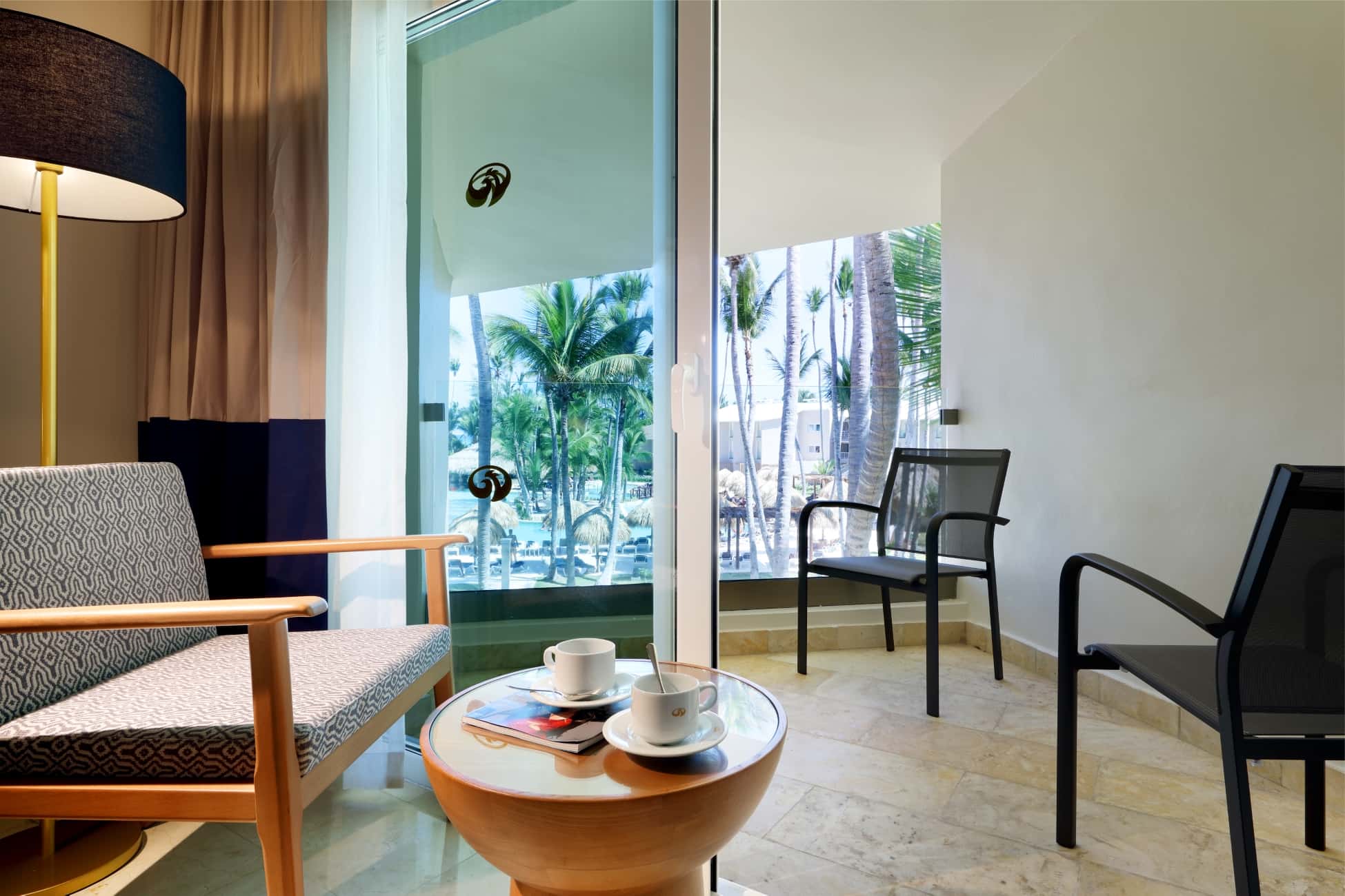Grand-Palladium-Punta-Cana-Junior-Suite-poolside5