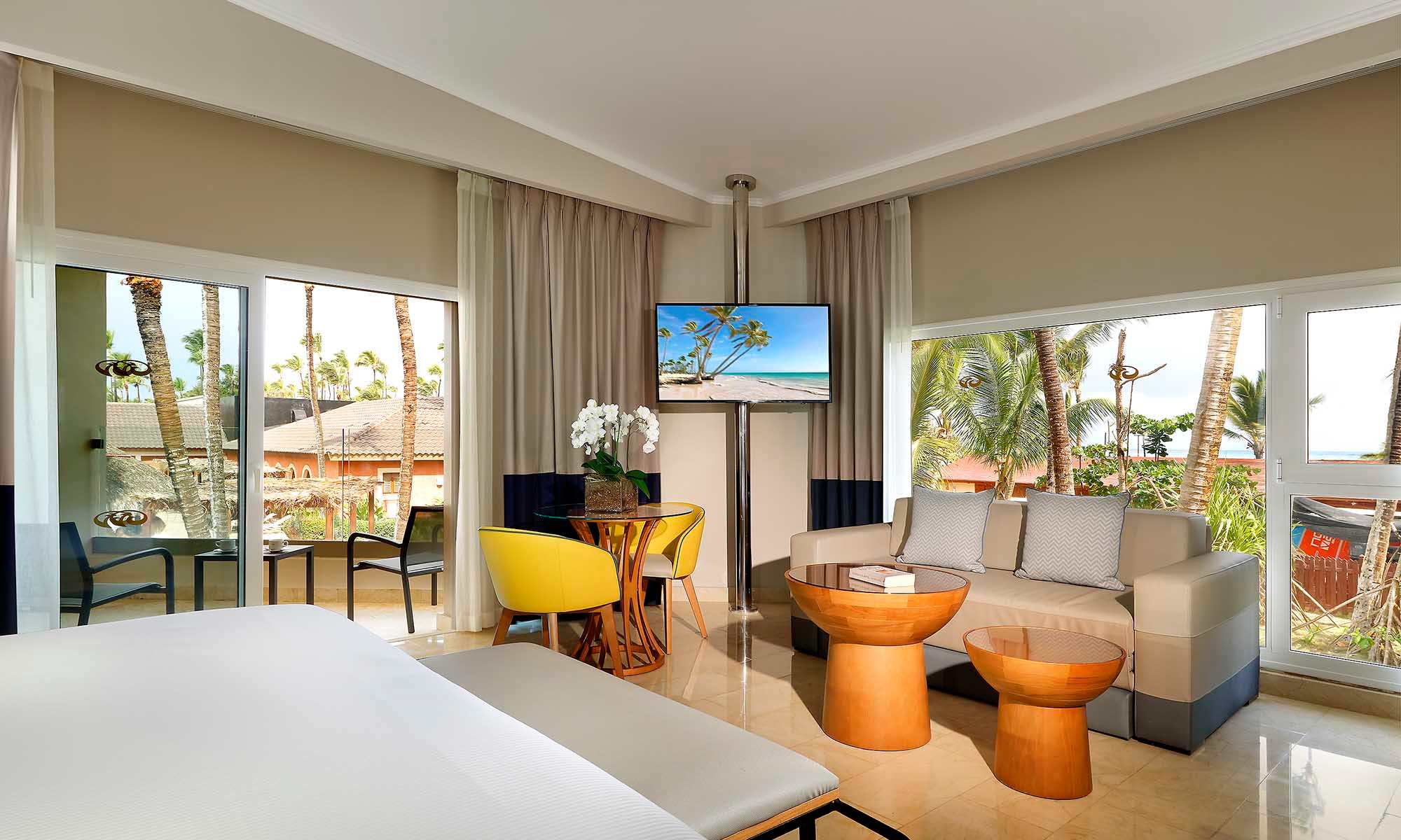 GP-PUNTA-CANA-PREMIUM-JUNIOR-SUITE-POOLSIDE