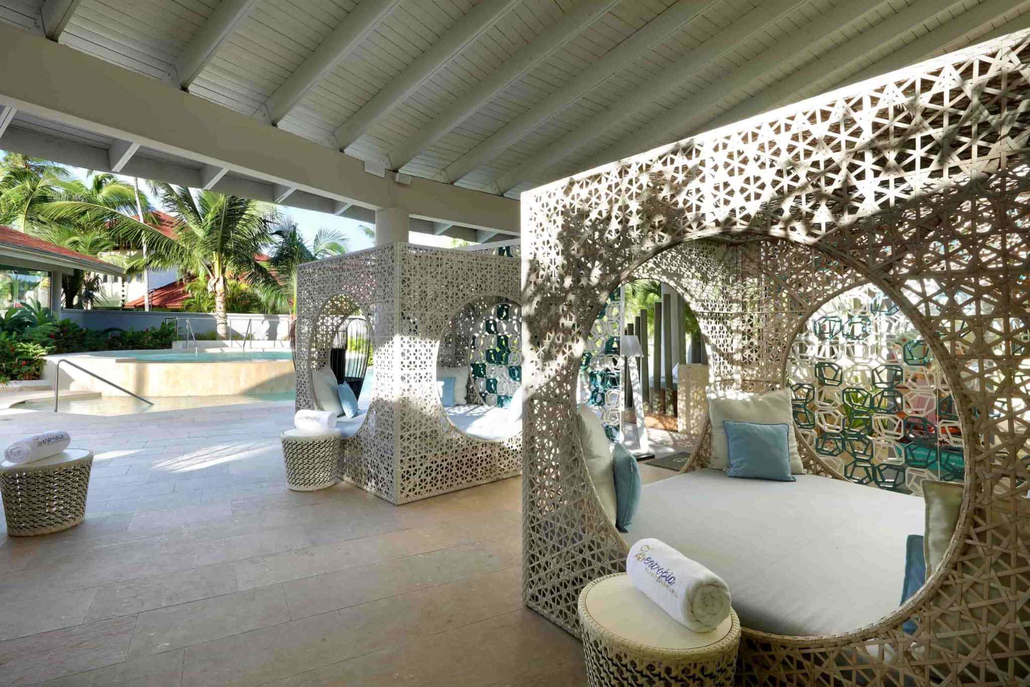 Grand Palladium Punta Cana Resort Spa Zentropia Camas Balinesas